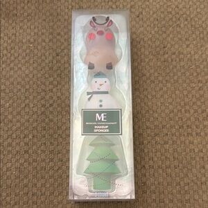 Modern Expressions Christmas Makeup Sponges NEW‎